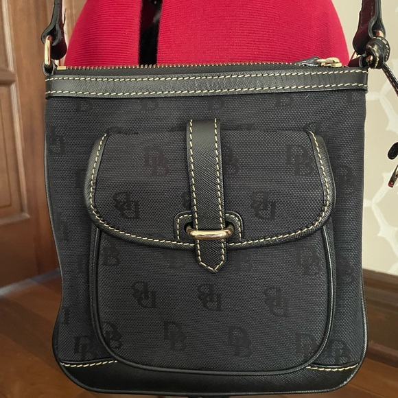 Leather Dooney and Bourke crossbody bag - Picture 3 of 5